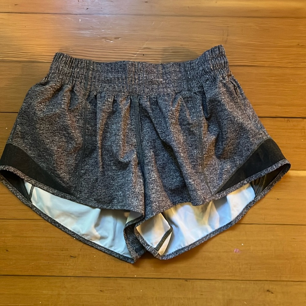 Lululemon shortie shorts size 4